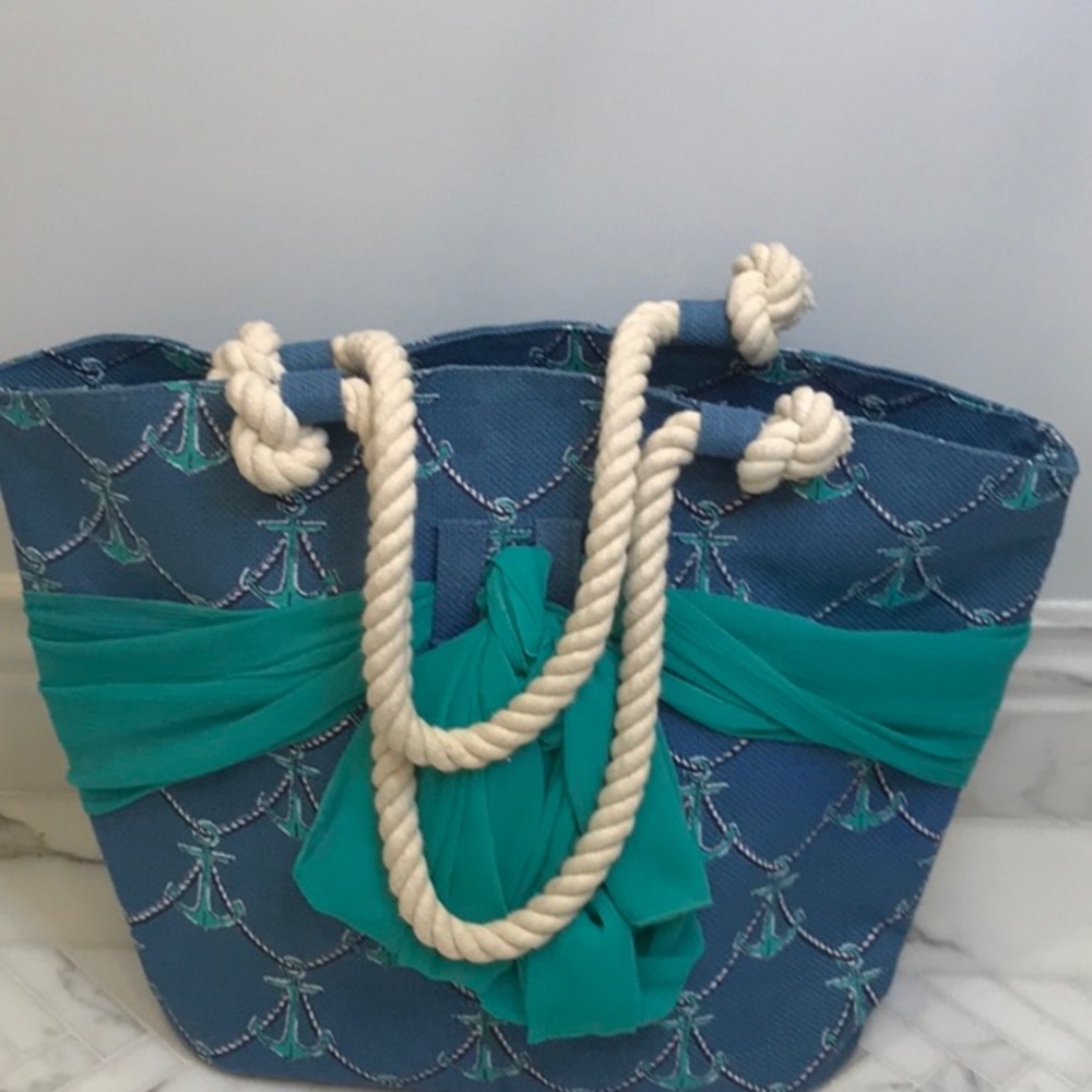 Mud pie beach, summer tote blue with turquoise, anchors, and turquoise sarong.